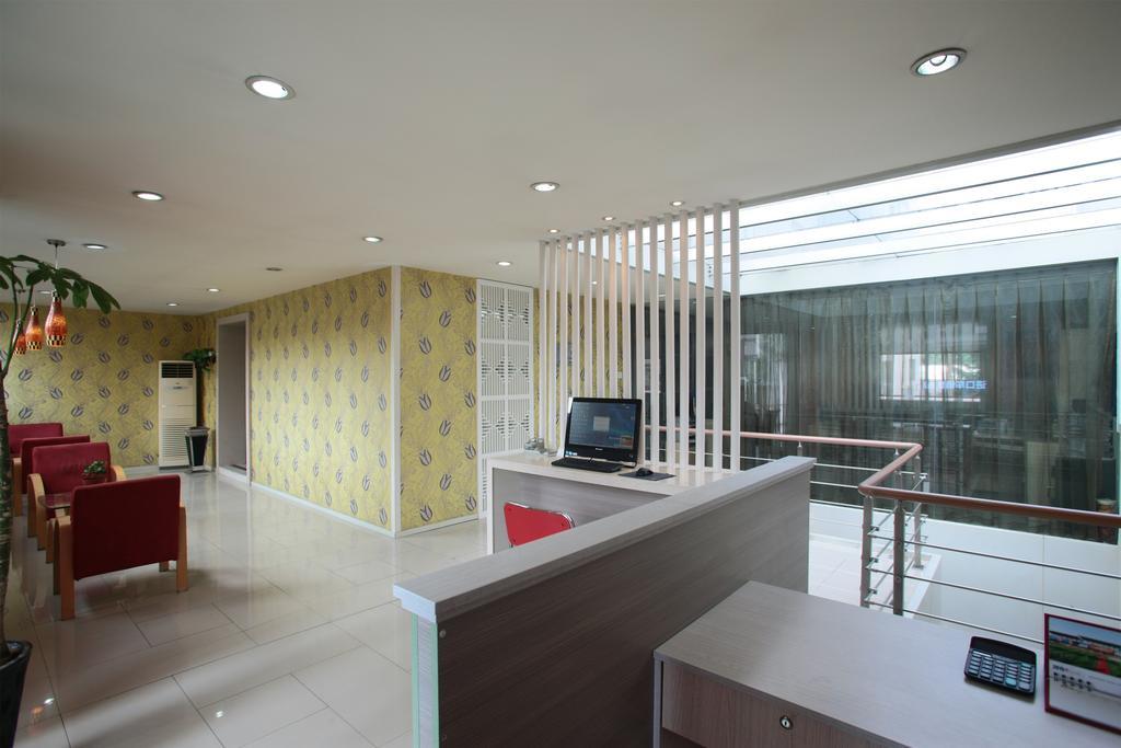 Qingdao Renjia Bussiness Hotel Kültér fotó