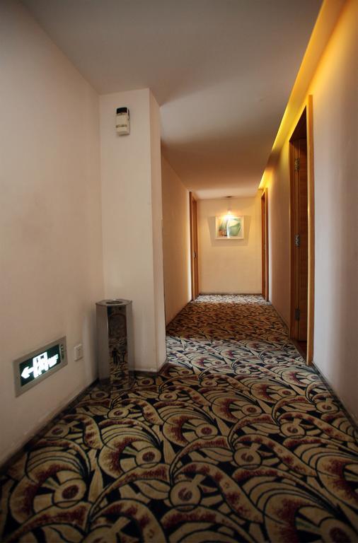 Qingdao Renjia Bussiness Hotel Kültér fotó